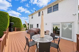 371 N Iowa Ave, Massapequa, NY 11758 - Photo 21