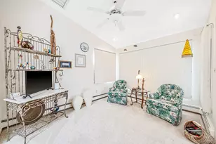 1524 N Monroe Ave, West Islip, NY 11795 - Photo 9