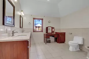 300 Ellen Pl, Jericho, NY 11753 - Photo 13