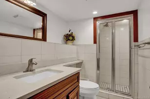300 Ellen Pl, Jericho, NY 11753 - Photo 11