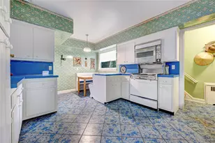 178 Schenck Cir N, Hewlett, NY 11557 - Photo 15