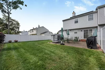 39 Elm Street, Central Islip, NY 11722 - Photo 19