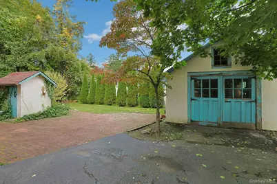 19 Cambridge Street E, Valhalla, NY 10595 - Photo 31