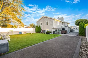 174 Secatogue Ln W, West Islip, NY 11795 - Photo 41