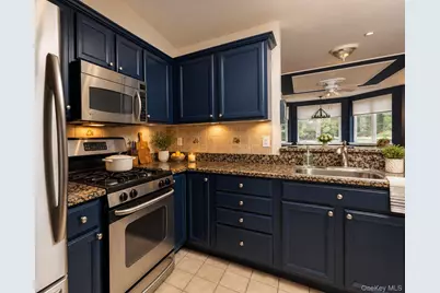 1204 Round Pointe Drive, Haverstraw, NY 10927 - Photo 9