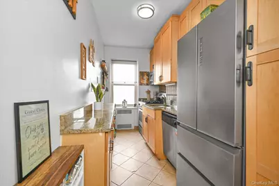 67-76 Booth Street #2i, Forest Hills, NY 11375 - Photo 7