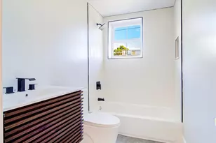 258 State St, Hudson, NY 12534 - Photo 9