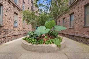83-19 116th St, Kew Gardens, NY 11415 - Photo 3