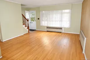 29 Emerson Ct, Westbury, NY 11590 - Photo 3