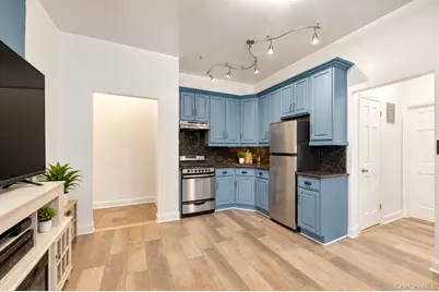 115-25 Metropolitan Avenue #224, Kew Gardens, NY 11418 - Photo 5