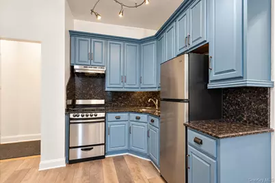 115-25 Metropolitan Avenue #224, Kew Gardens, NY 11418 - Photo 7