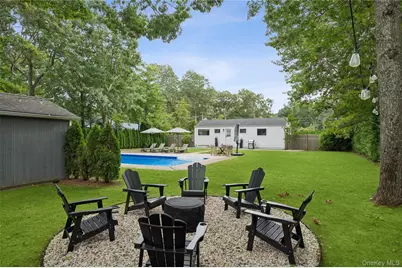 138 W Tiana Road, Hampton Bays, NY 11946 - Photo 3