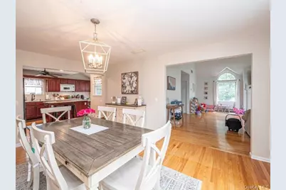 21 James Street, Islip, NY 11751 - Photo 7