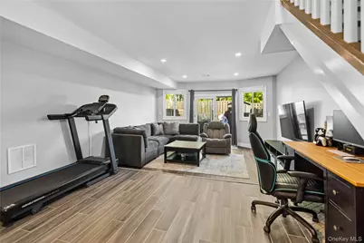 271 Signs Road #E, New York, NY 10314 - Photo 3