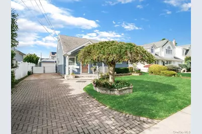 937 Mirabelle Avenue, Westbury, NY 11590 - Photo 3