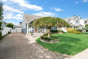 937 Mirabelle Ave, Westbury, NY 11590 - Photo 3