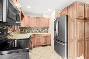 937 Mirabelle Ave, Westbury, NY 11590 - Photo 9