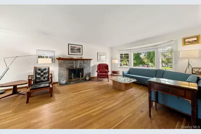 47 Diamond Avenue, East Meadow, NY 11554 - Photo 7