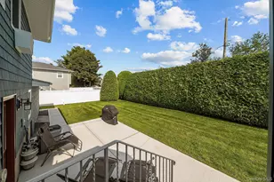 47 Diamond Ave, East Meadow, NY 11554 - Photo 27
