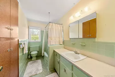 47 Diamond Avenue, East Meadow, NY 11554 - Photo 17