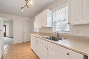 21 E St Marks Pl, Valley Stream, NY 11580 - Photo 13