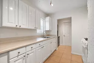 21 E St Marks Pl, Valley Stream, NY 11580 - Photo 11