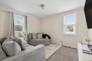 21 E St Marks Pl, Valley Stream, NY 11580 - Photo 19