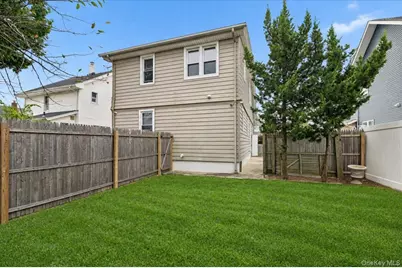 21 E Saint Marks Place, Valley Stream, NY 11580 - Photo 33