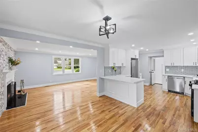 81 Rowe Avenue, East Rockaway, NY 11563 - Photo 9