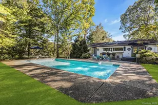 111 Bay Ave E, Hampton Bays, NY 11946 - Photo 29