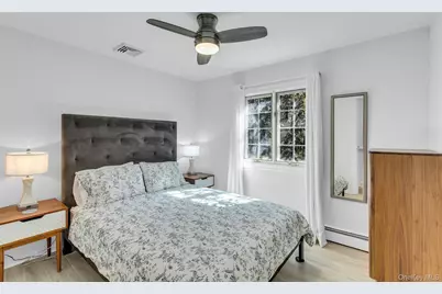 111 Bay Avenue E, Hampton Bays, NY 11946 - Photo 17