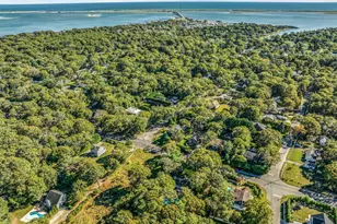 111 Bay Ave E, Hampton Bays, NY 11946 - Photo 37