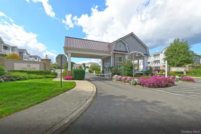212 Clubhouse Circle #212, Melville, NY 11747 - Photo 21