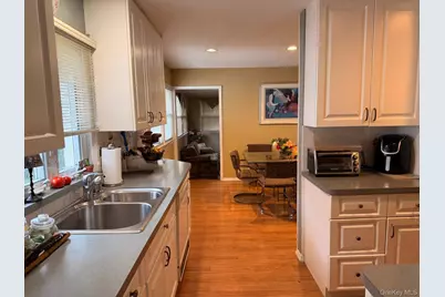 3473 S Hawthorne Drive S, Wantagh, NY 11793 - Photo 9
