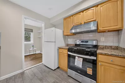 6722 Burns Street, Forest Hills, NY 11375 - Photo 9