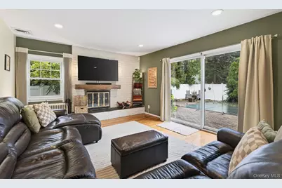 39 Drohan Street, Huntington, NY 11743 - Photo 11