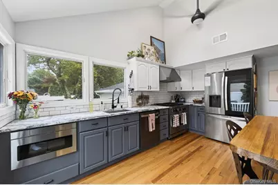 39 Drohan Street, Huntington, NY 11743 - Photo 17