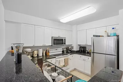 300 Mamaroneck Avenue #421, White Plains, NY 10605 - Photo 11