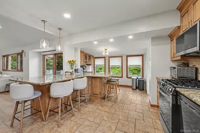 423 Bellevue Avenue, Yonkers, NY 10703 - Photo 9