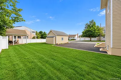 236 Plainview Road, Hicksville, NY 11801 - Photo 23