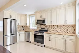 236 Plainview Rd, Hicksville, NY 11801 - Photo 3