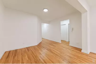 79-10 34th Avenue #4U, Jackson Heights, NY 11372 - Photo 7