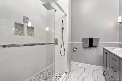 22 Village Green, Port Chester, NY 10573 - Photo 15