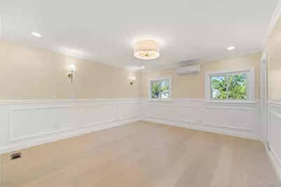 1059 Denton Avenue, Manhasset Hills, NY 11040 - Photo 21
