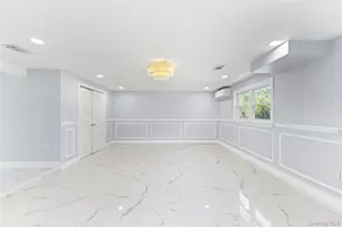 1059 Denton Ave, Manhasset Hills, NY 11040 - Photo 33