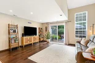 75 Fox Ct, Manorville, NY 11949 - Photo 9