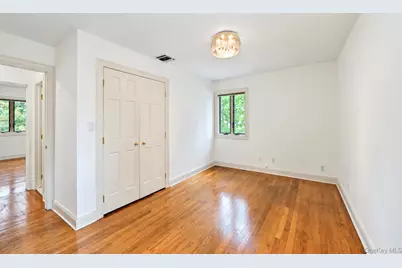 118 Baker Hill Road, Great Neck, NY 11023 - Photo 27