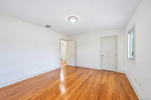 118 Baker Hill Rd, Great Neck, NY 11023 - Photo 25