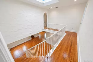 118 Baker Hill Rd, Great Neck, NY 11023 - Photo 17