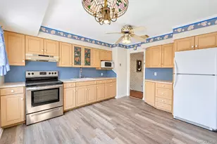 286 W 13th St, Deer Park, NY 11729 - Photo 9